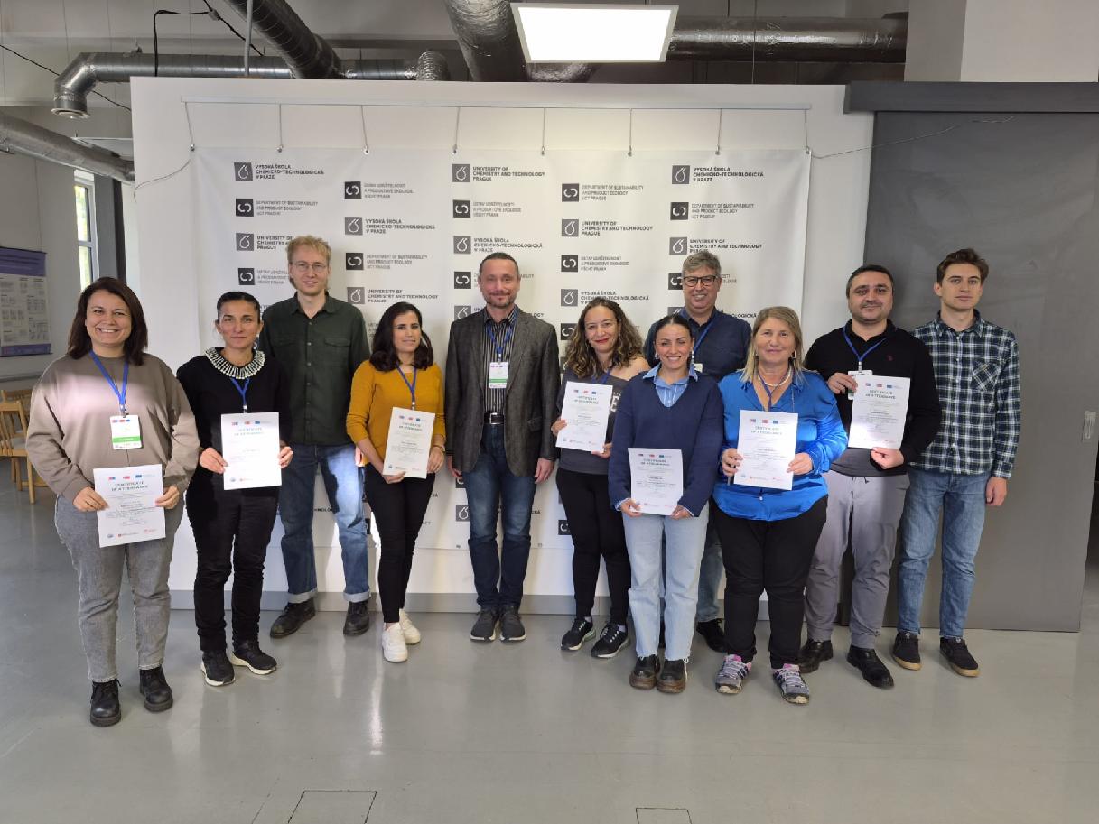 ◳ 2 (jpg) → (originál)